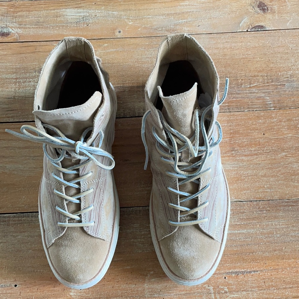 Frye High Top Mens Light Taupe Strip sz 11.5